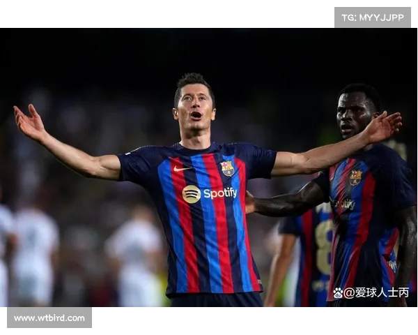 波兰前国脚建议莱万转会沙特 因巴萨队友未能有效支援